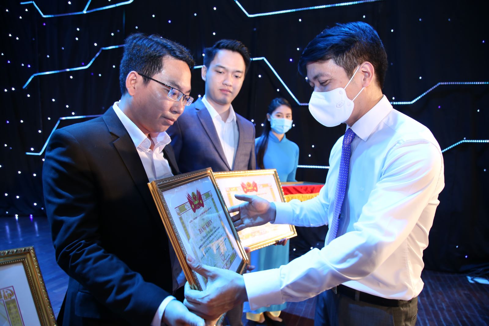 Tri thức trẻ Việt Nam hiến kế với chuyển đổi số quốc gia