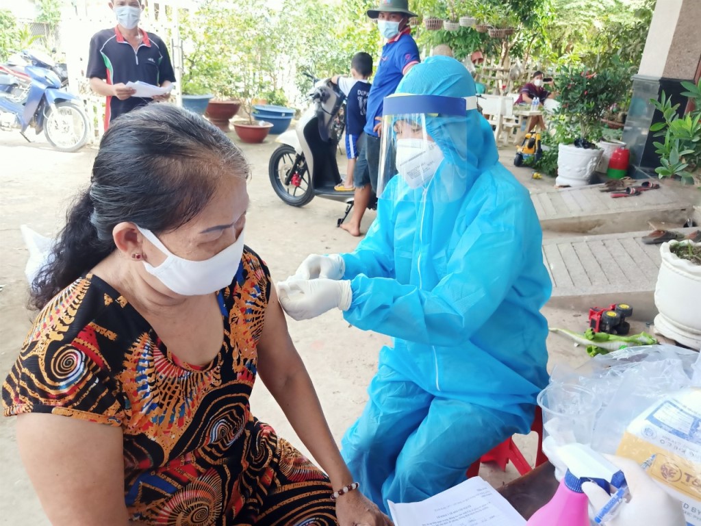 Ngày 4-12: An Giang ghi nhận 350 trường hợp mắc COVID-19, điều trị khỏi bệnh 291 trường hợp