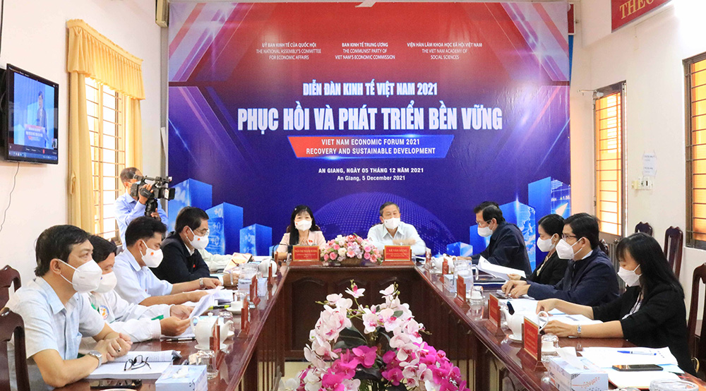 Khai mạc Diễn đàn Kinh tế Việt Nam 2021 “Phục hồi và phát triển bền vững”