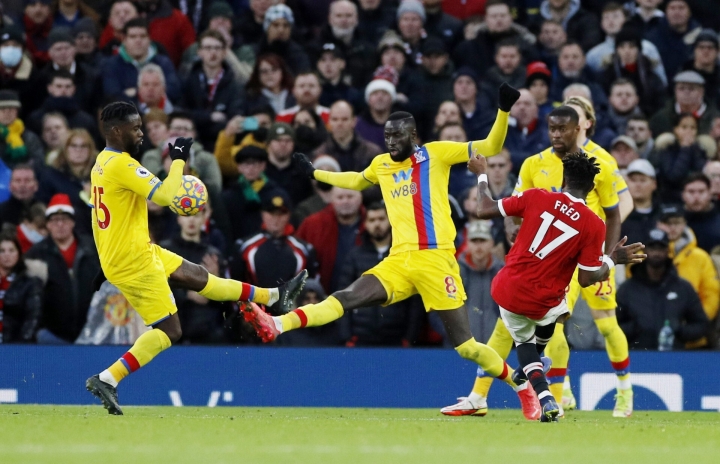 Fred lập siêu phẩm, Man Utd thắng trận đầu dưới thời HLV Rangnick