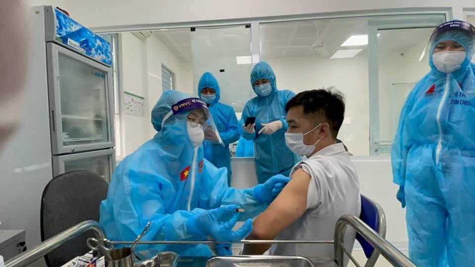Nên tiêm nhắc lại bằng vaccine phòng COVID-19 nào?