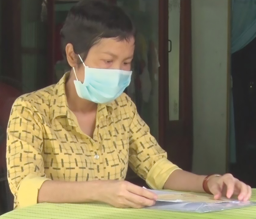 “Mẹ ráng trị hết bệnh về nuôi con nha!”
