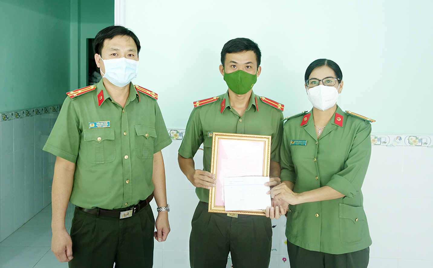 Công an An Giang trao nhà “Nghĩa tình đồng đội”