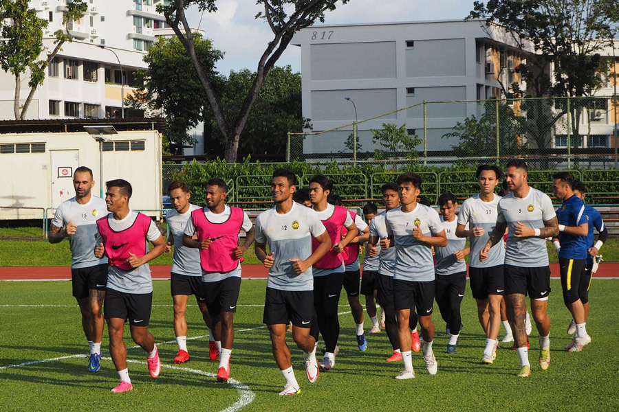 Liverpool mua Dybala, Malaysia xin đổi thủ môn
