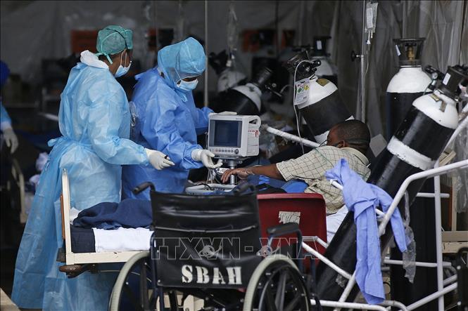 Giới khoa học Nam Phi cảnh báo về làn sóng lây nhiễm COVID-19 thứ tư