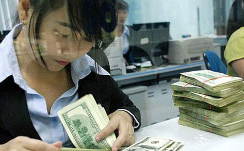 Tỷ giá USD, Euro ngày 7-12: Tìm kiếm nơi an toàn, USD được chọn