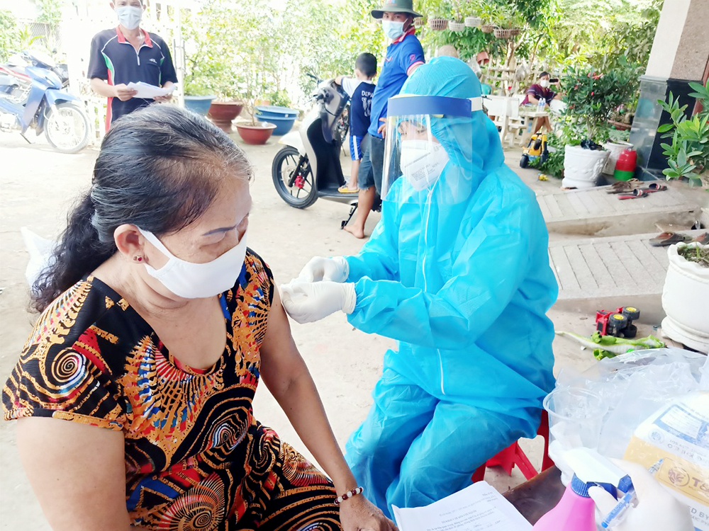 Ngày 9-12: An Giang ghi nhận 355 ca mắc COVID-19, điều trị khỏi bệnh 584 ca