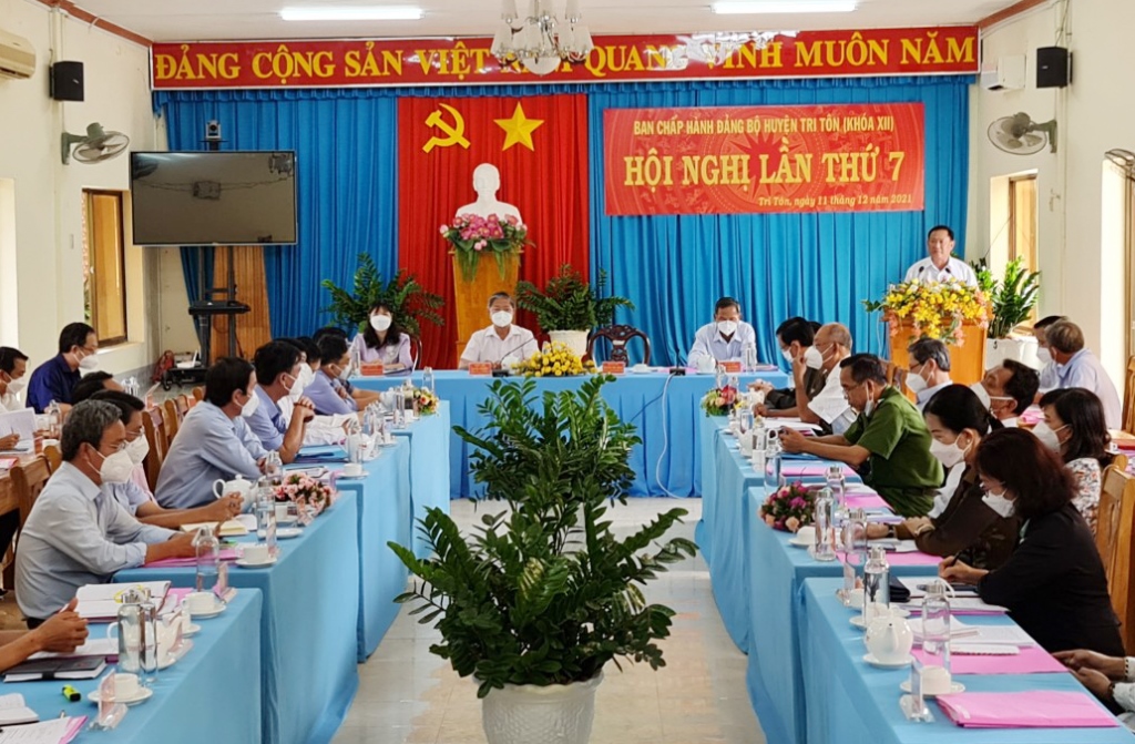 Tri Tôn thực hiện đạt và vượt 14/17 chỉ tiêu năm 2021