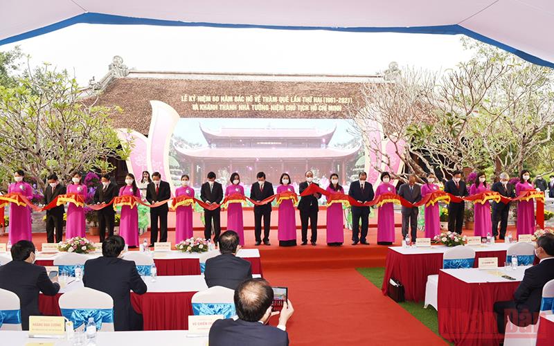 Chủ tịch nước Nguyễn Xuân Phúc dự Lễ kỷ niệm 60 năm Bác Hồ về thăm quê lần thứ 2