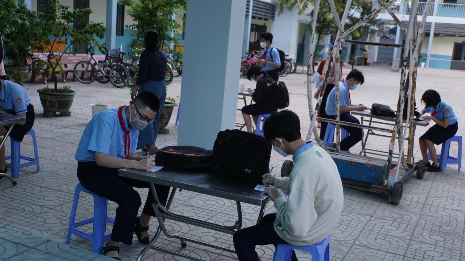 15 vạn học sinh lần đầu đến trường sau 7 tháng