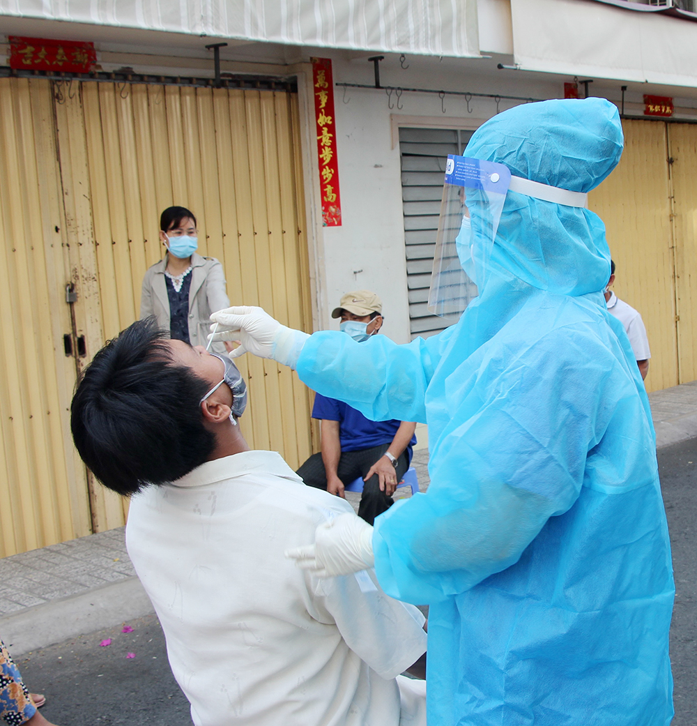 Sở Y tế An Giang chỉ đạo tiếp nhận và xử lý thông tin kết quả xét nghiệm test nhanh dương tính với SARS-CoV-2 từ người dân