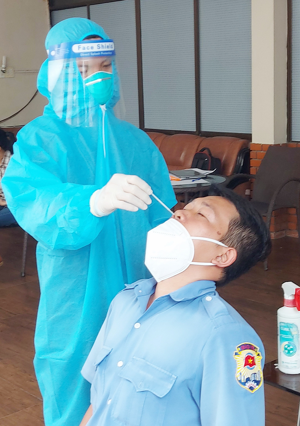 An Giang thành lập Tổng đài (0296)1022 tư vấn, hướng dẫn theo dõi sức khỏe F0 điều trị tại nhà