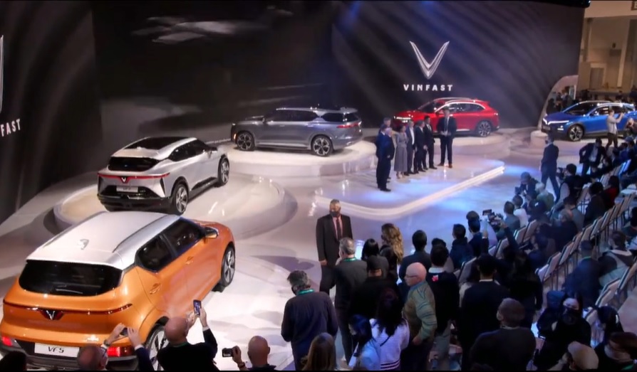 VinFast dừng sản xuất xe xăng, chuyển sang xe thuần điện từ cuối năm 2022