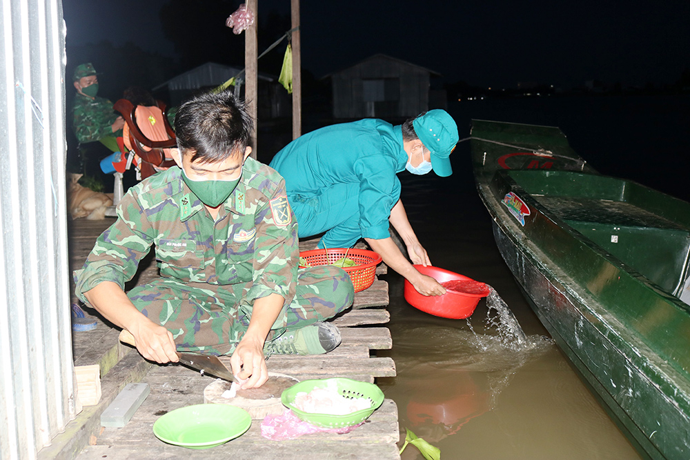 Dòng sông tháng Chạp