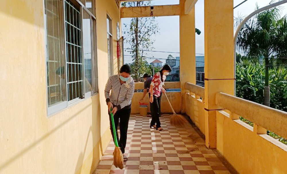 784 học sinh lớp 9 và khoảng 1.550 học sinh lớp 12 trên địa bàn huyện Châu Phú trở lại trường học trực tiếp từ ngày 10-1
