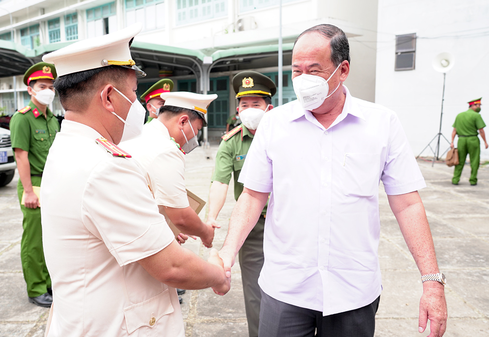 Công an An Giang công bố quyết định điều động, bổ nhiệm công an xã chính quy