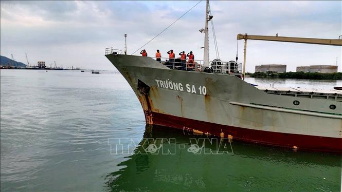 Mang Tết ra các 'cột mốc chủ quyền' trên biển