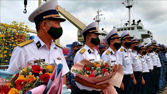 Mang Tết ra các 'cột mốc chủ quyền' trên biển