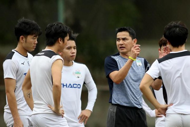 Thầy trò Kiatisak đối diện thách thức ở AFC Champions League