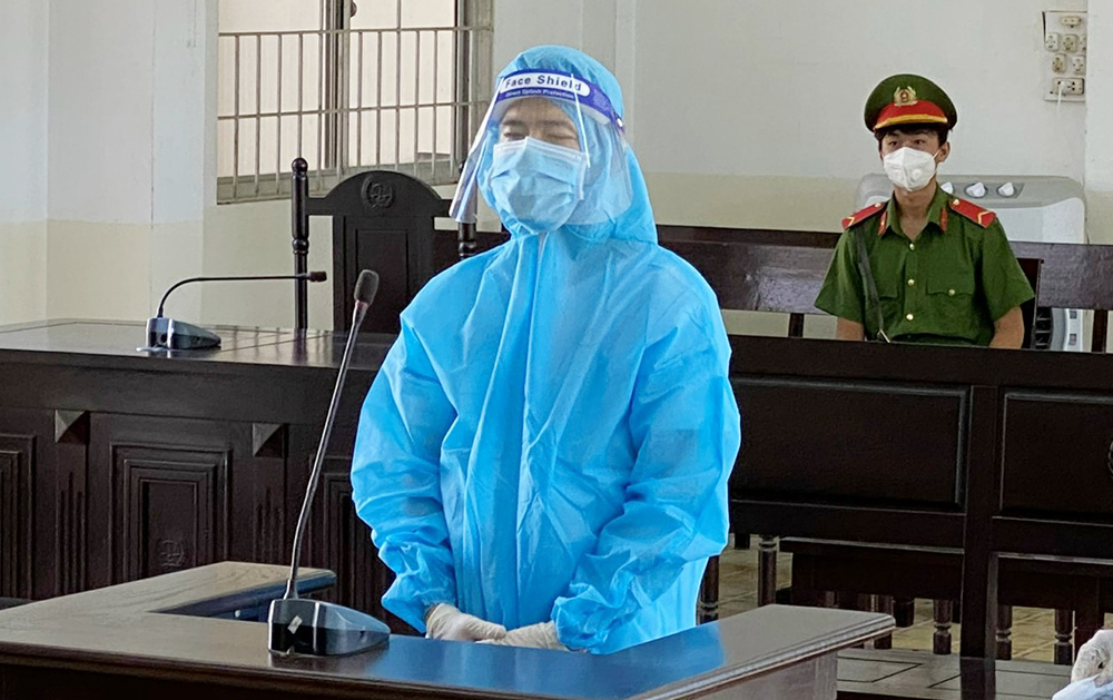 Ở tù vì tổ chức đưa người “vượt biên”