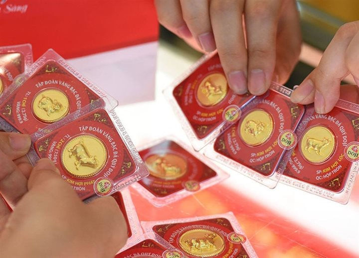 Giá vàng hôm nay 10-1: Chờ đột biến sau tuần đầu năm giảm mạnh