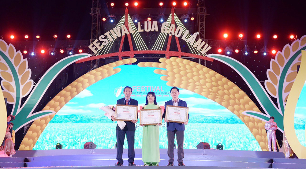 Festival Lúa gạo Việt Nam 2022 vinh danh các sản phẩm tiêu biểu của Lộc Trời