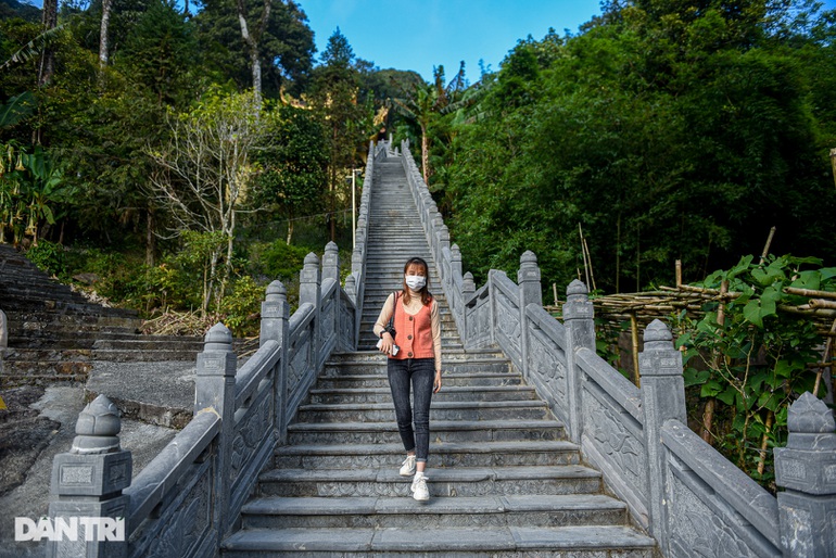 Thăm ngôi đền thiêng Bà Chúa Thượng Ngàn cách Hà Nội hơn 70km