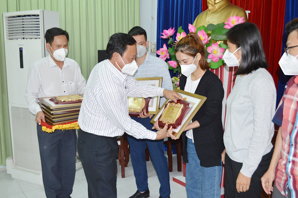 Bệnh viện Bạch Mai (Hà Nội) và UBND tỉnh An Giang ký kết hợp tác hỗ trợ y tế toàn diện