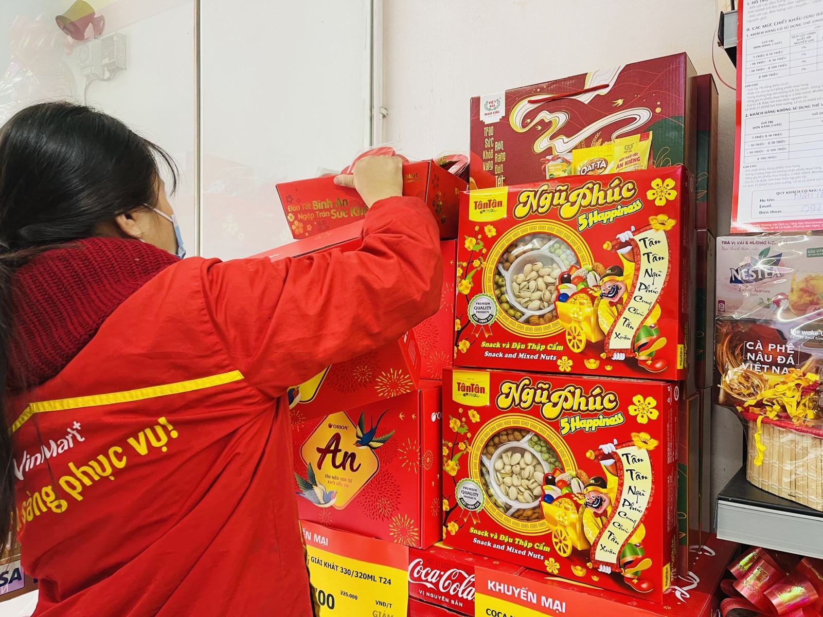 Đa dạng giỏ quà Tết Nguyên đán