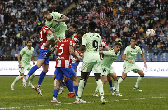 Sao trẻ bùng nổ, đương kim vô địch La Liga trắng tay ở Siêu cúp