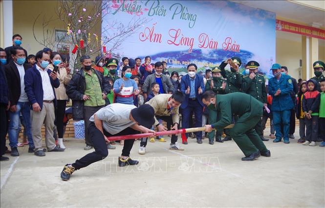 Xuân Biên phòng ấm lòng dân bản