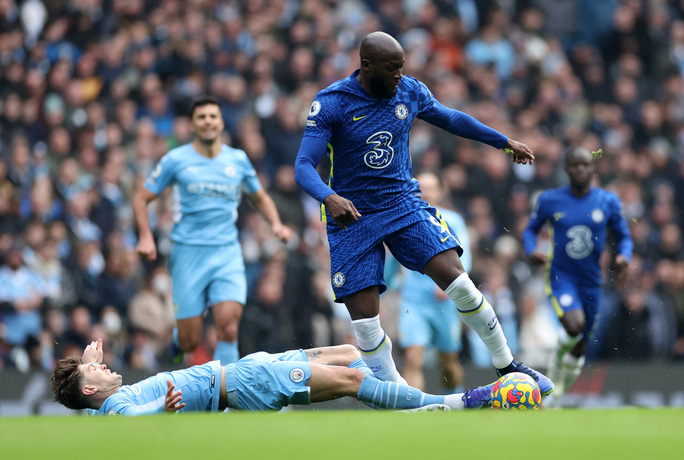 Bại trận ở Etihad, Chelsea hết đua vô địch với Man City