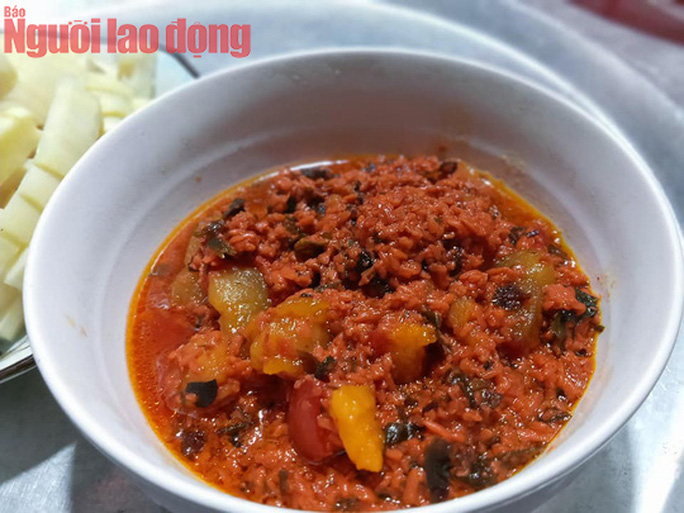 Độc đáo mắm ruộng của người Tày