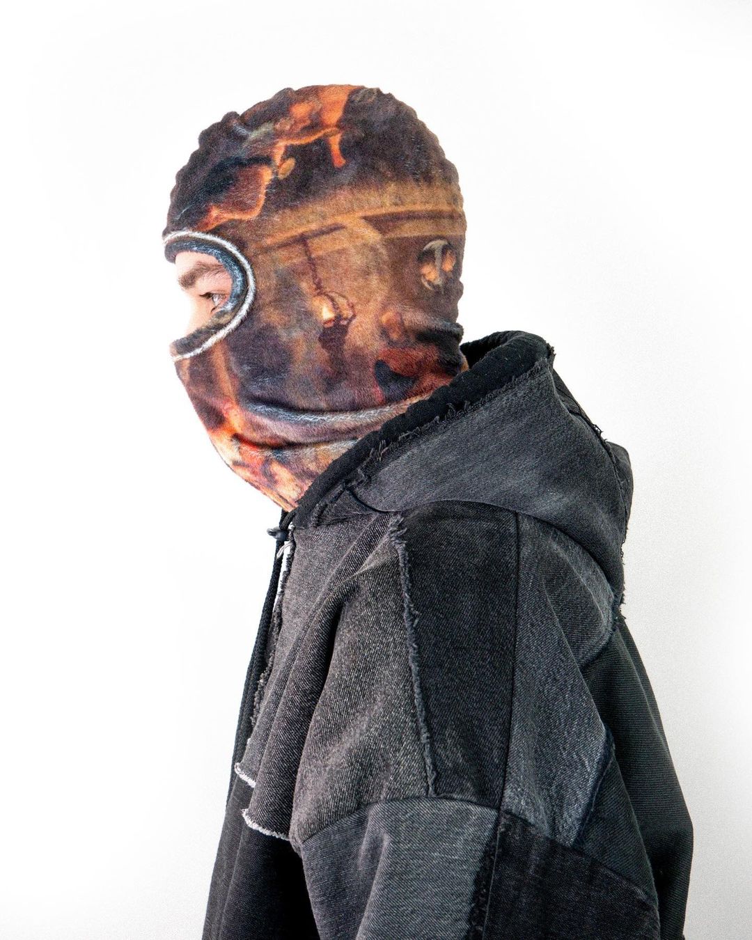 Kết hợp khăn balaclava với trang phục như thế nào cho phong cách?