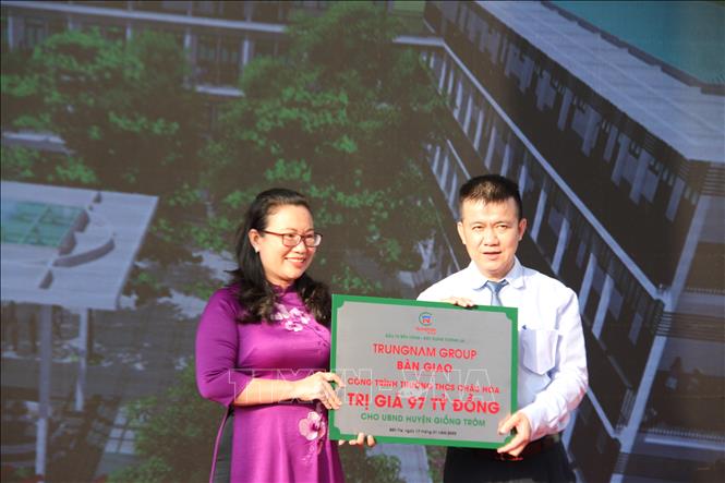 Phó Thủ tướng Lê Minh Khái dự lễ khánh thành trường học tại Bến Tre