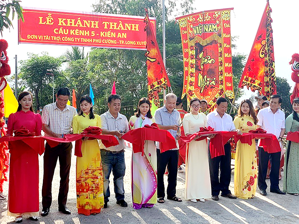 Chợ Mới xây dựng Đảng và vận động quần chúng trong tình hình mới