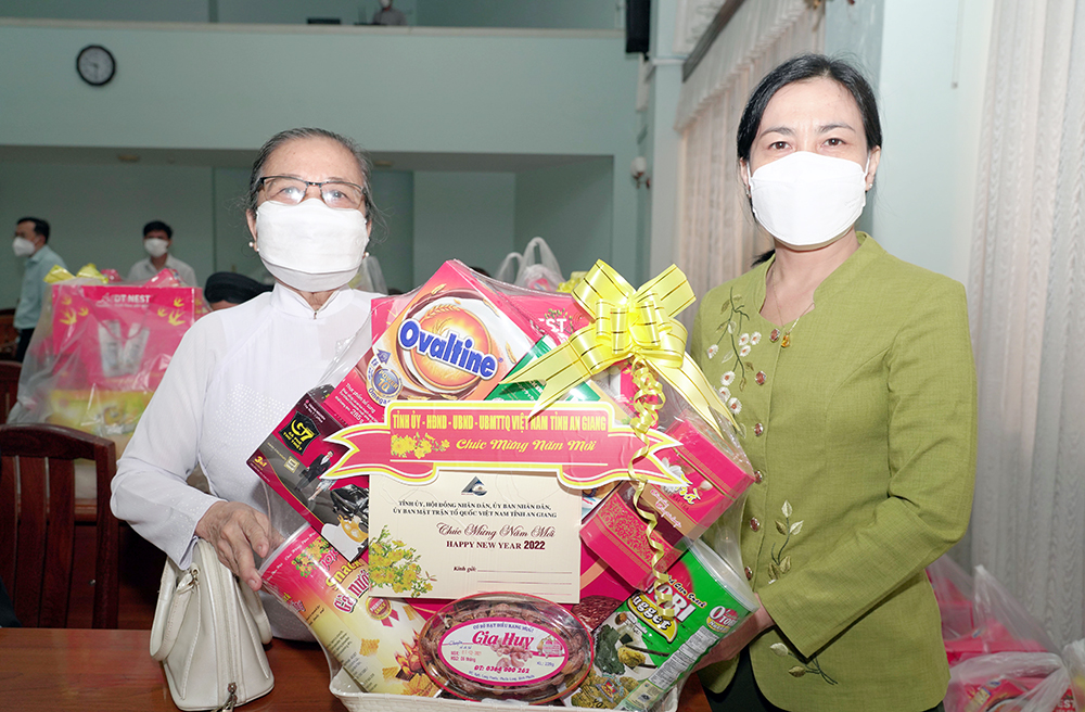 Họp mặt nhân sĩ, trí thức, dân tộc, tôn giáo, Việt kiều tiêu biểu mừng Xuân Nhâm Dần 2022