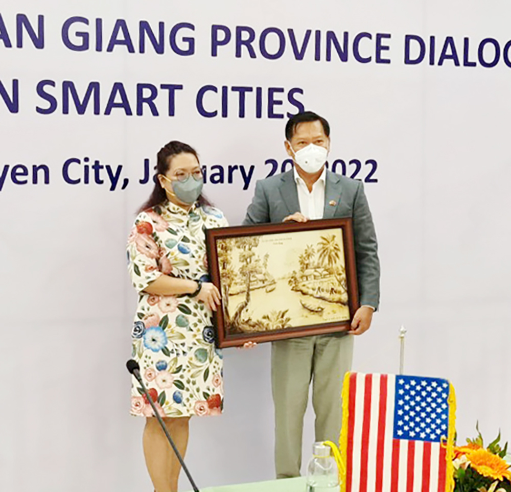 Hoa Kỳ chia sẻ kinh nghiệm xây dựng đô thị thông minh với tỉnh An Giang