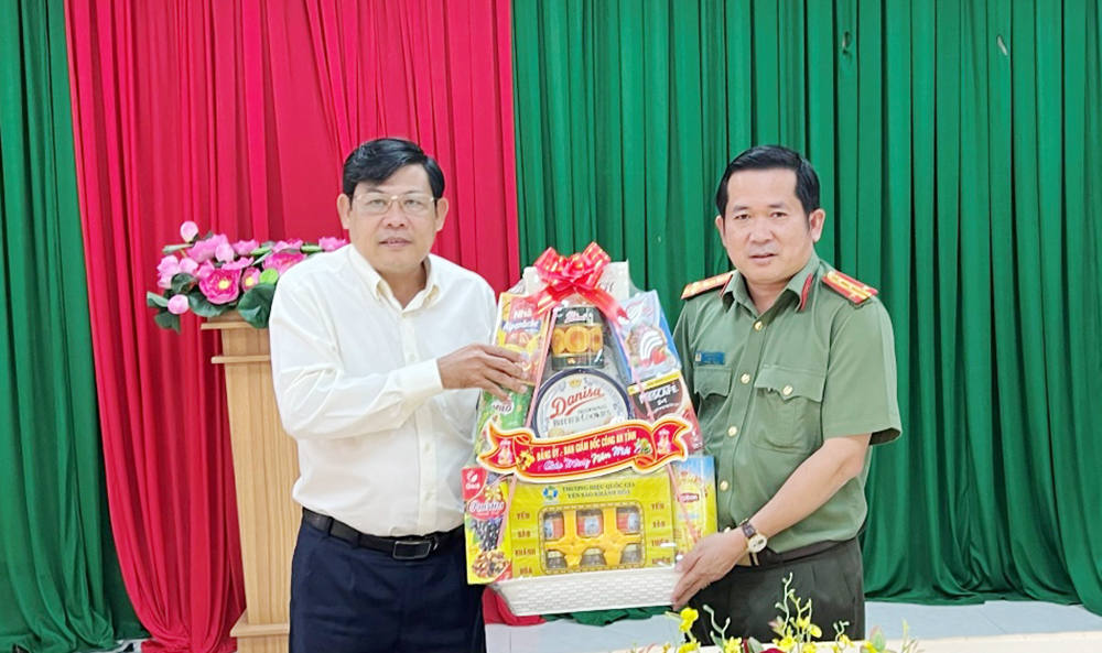 Giám đốc Công an An Giang gặp mặt các lực lượng chức năng Vương quốc Campuchia