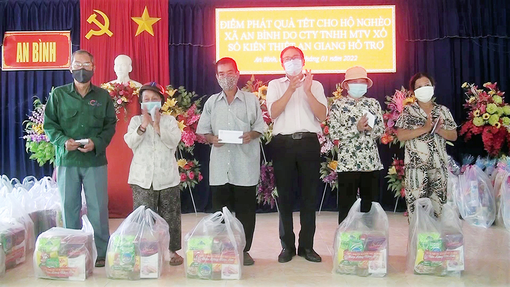 Nhiều hoạt động chăm lo Tết cho người nghèo tại Thoại Sơn