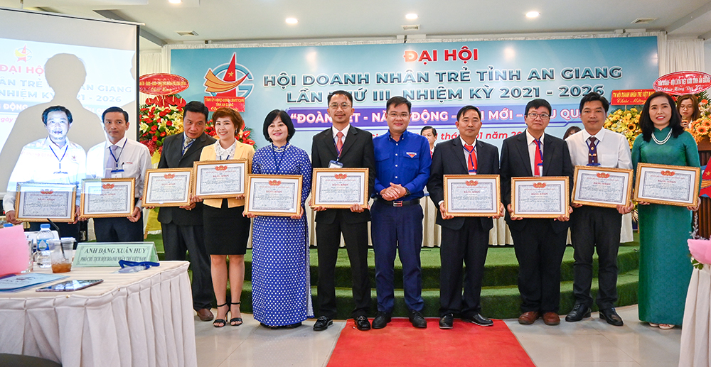 Doanh nhân Nguyễn Thị Mỹ Linh đắc cử Chủ tịch Hội Doanh nhân trẻ tỉnh An Giang khóa III