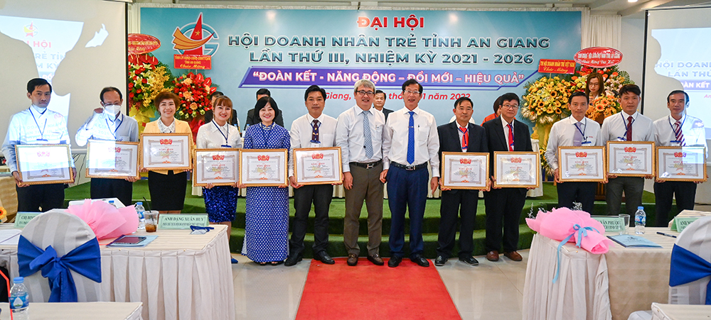 Doanh nhân Nguyễn Thị Mỹ Linh đắc cử Chủ tịch Hội Doanh nhân trẻ tỉnh An Giang khóa III