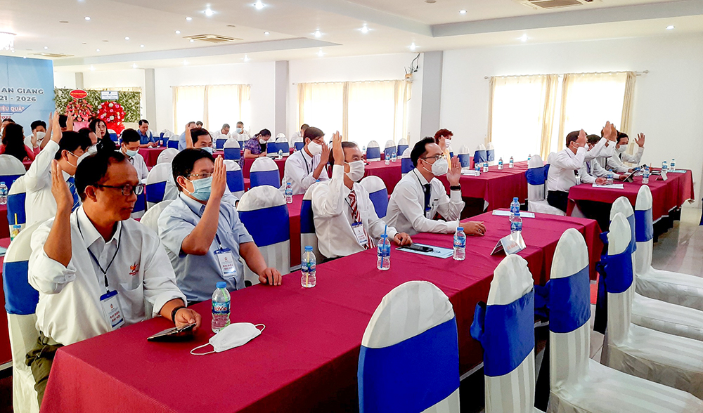 Doanh nhân Nguyễn Thị Mỹ Linh đắc cử Chủ tịch Hội Doanh nhân trẻ tỉnh An Giang khóa III