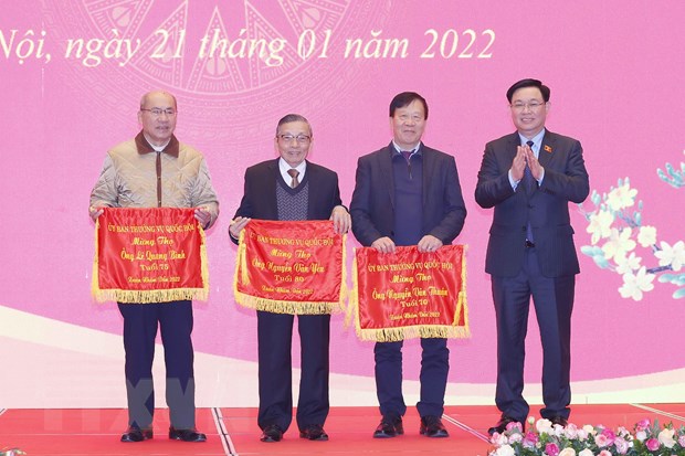 Chủ tịch Quốc hội chúc Tết các đồng chí nguyên lãnh đạo Quốc hội