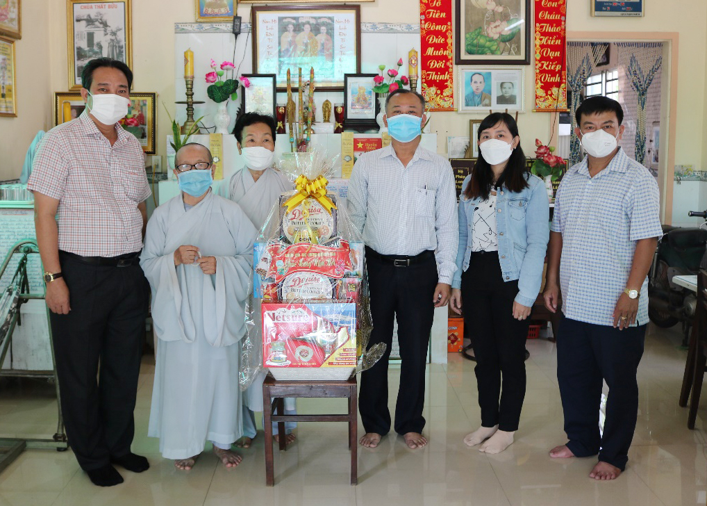 Bí thư Huyện ủy Châu Thành thăm chúc Tết các đơn vị, doanh nghiệp và gia đình chính sách