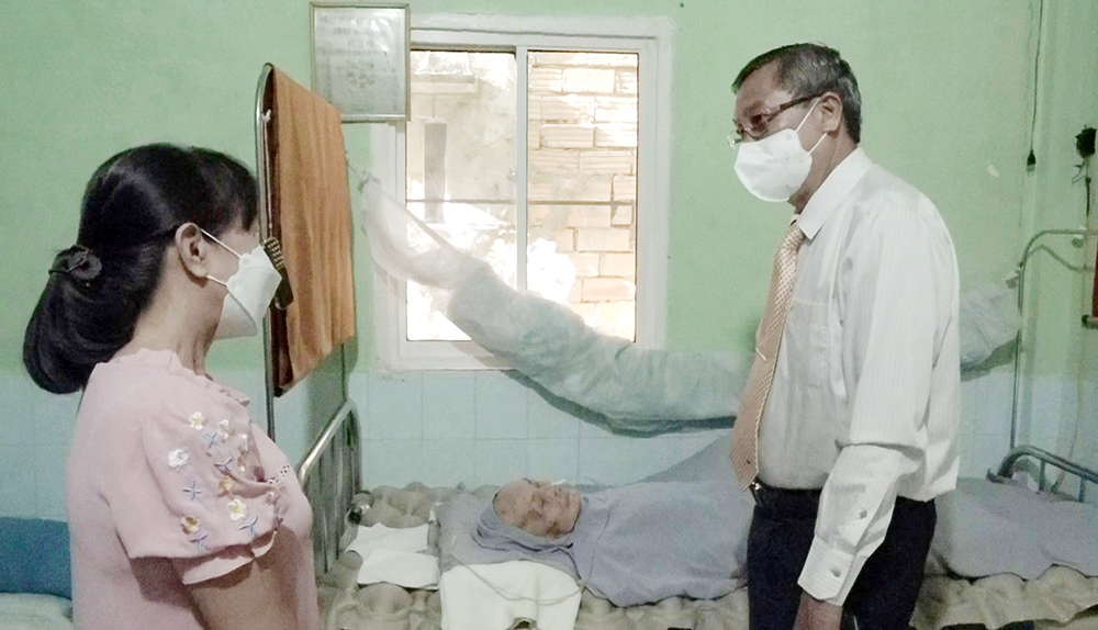 Phó Bí thư Thường trực Tỉnh ủy, Chủ tịch HĐND tỉnh An Giang Lê Văn Nưng thăm và chúc Tết tại huyện Thoại Sơn