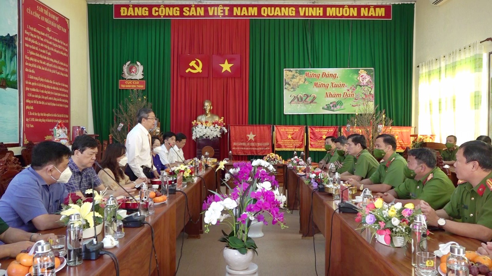 Phó Bí thư Thường trực Tỉnh ủy, Chủ tịch HĐND tỉnh An Giang Lê Văn Nưng thăm và chúc Tết tại huyện Thoại Sơn