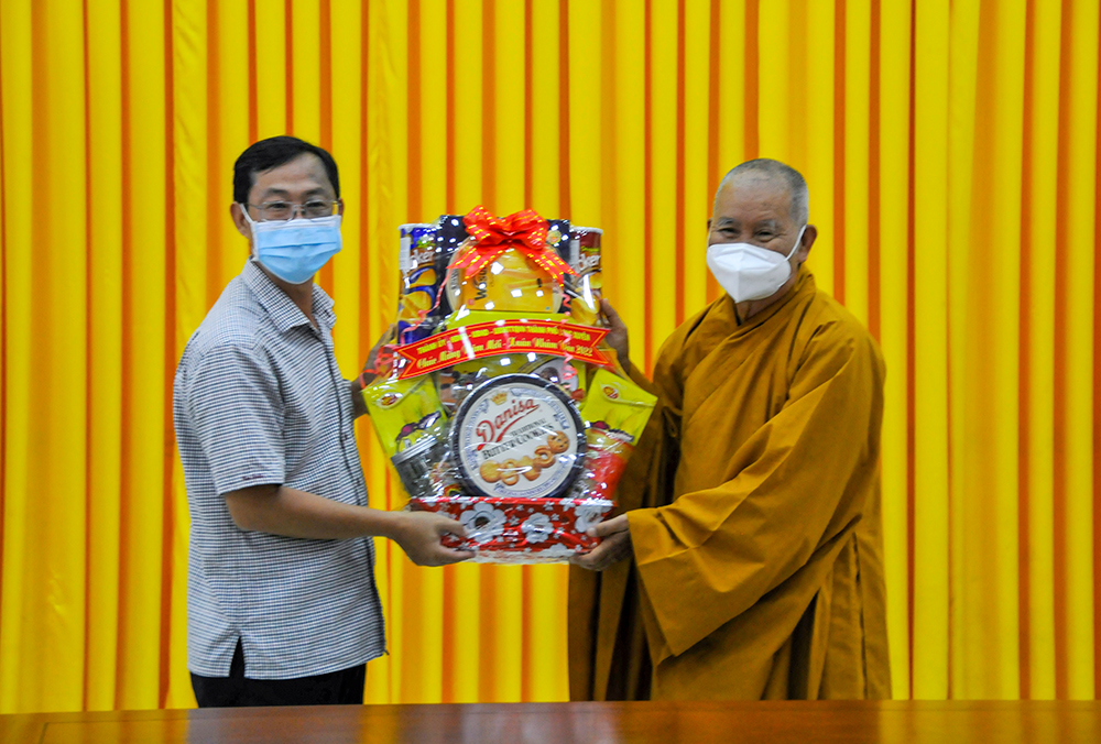 Phó Chủ tịch UBND tỉnh An Giang Trần Anh Thư chúc Tết các tổ chức tôn giáo