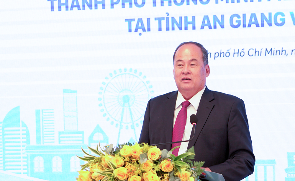 UBND tỉnh An Giang và Công ty Cổ phần NovaGroup ký kết biên bản ghi nhớ hợp tác đầu tư tổ hợp 6 dự án tại thị xã Tân Châu