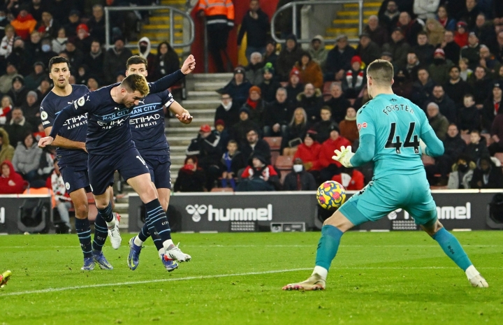 Ngoại hạng Anh: Man City thoát thua trước Southampton